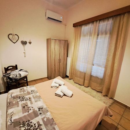 House With Yard Subway 5Min Walk Atenas Exterior foto